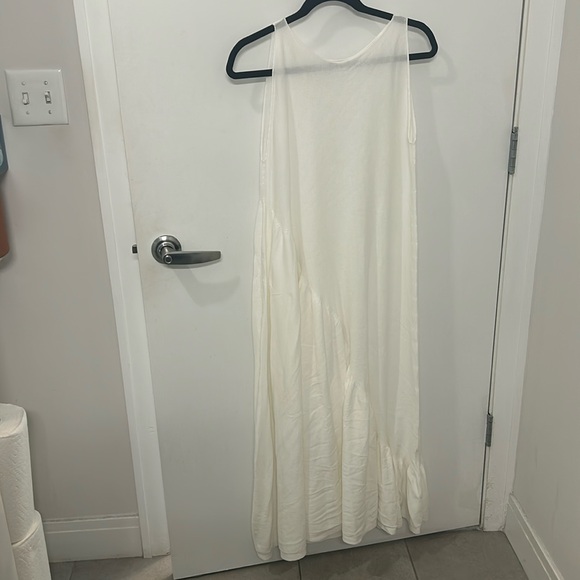 Dresses & Skirts - NWT Stunning Archivo dress